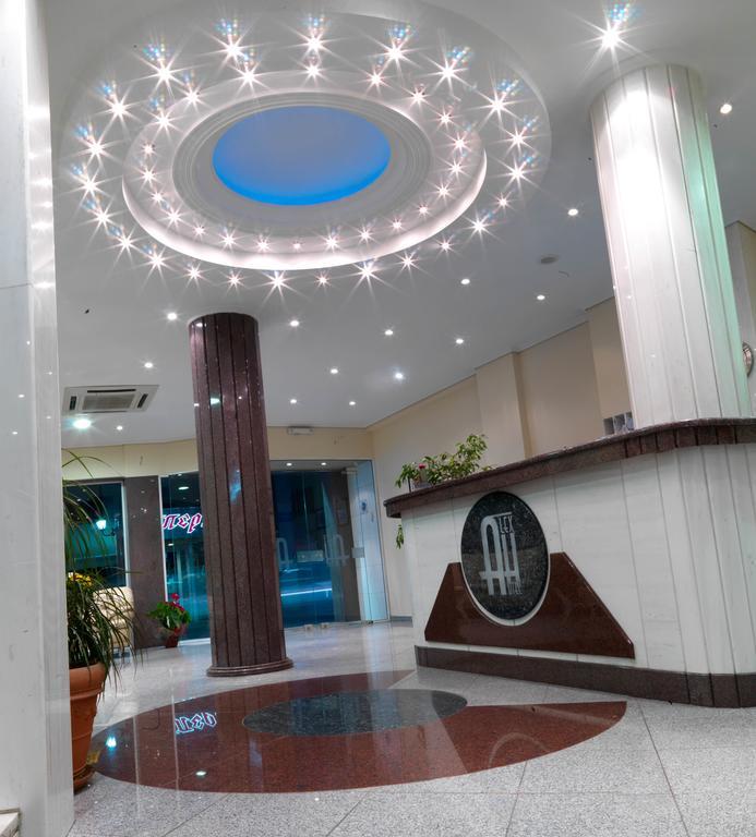 Alex Hotel Tripoli Exteriör bild